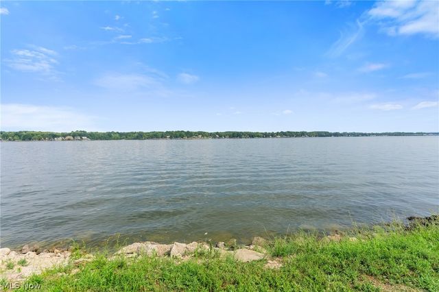 17632 Laurel Avenue, Lake Milton, OH 44429