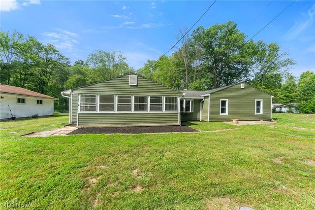 17632 Laurel Avenue, Lake Milton, OH 44429