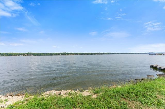 17632 Laurel Avenue, Lake Milton, OH 44429