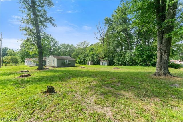 17632 Laurel Avenue, Lake Milton, OH 44429