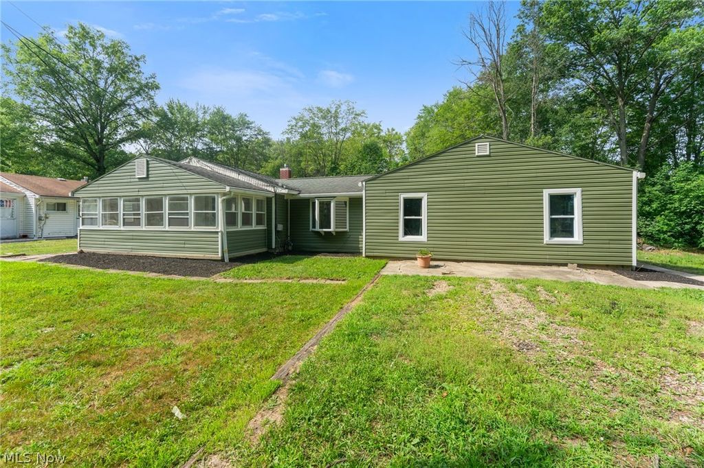 17632 Laurel Avenue, Lake Milton, OH 44429