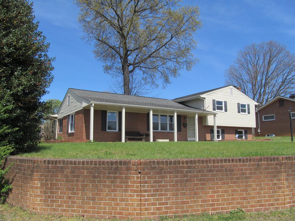 3402 Crittendon AVE, Roanoke, VA 24012