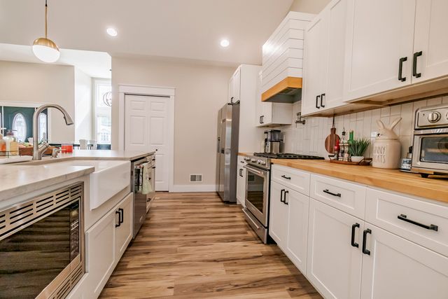 6691 E Point Drive, Fruitport, MI 49415