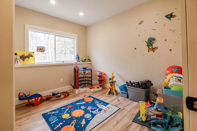 6691 E Point Drive, Fruitport, MI 49415