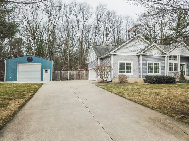 6691 E Point Drive, Fruitport, MI 49415