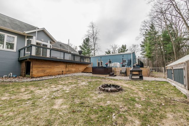 6691 E Point Drive, Fruitport, MI 49415