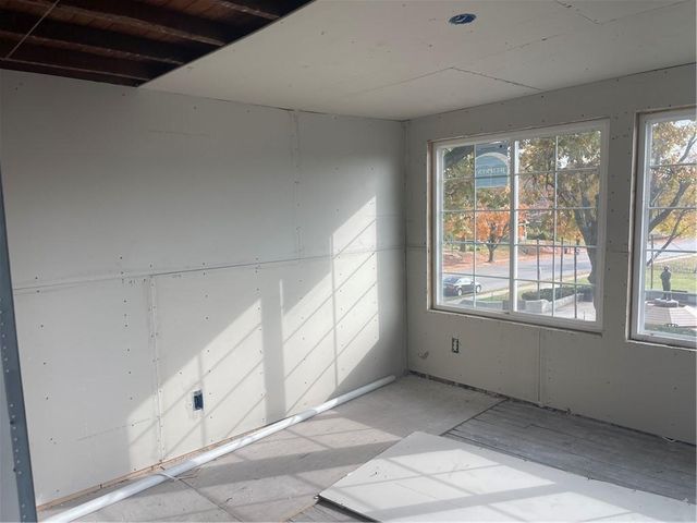 2746 Brooklyn Avenue, Kansas City, MO 64109