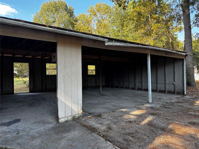 40 Pine Avenue, Huntsville, TX 77340