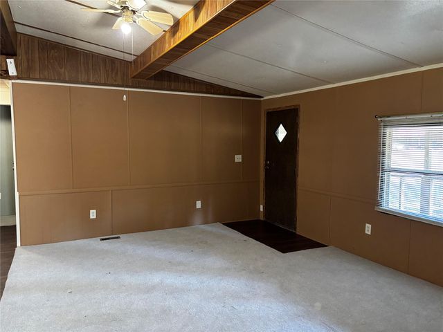 40 Pine Avenue, Huntsville, TX 77340