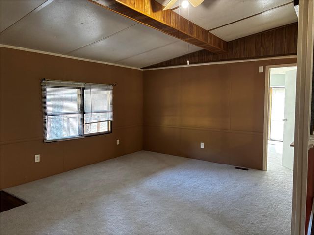 40 Pine Avenue, Huntsville, TX 77340