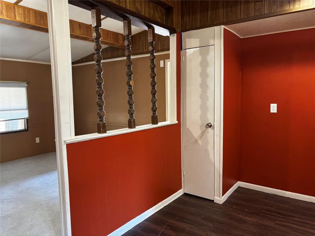 40 Pine Avenue, Huntsville, TX 77340