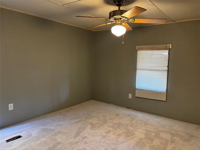 40 Pine Avenue, Huntsville, TX 77340