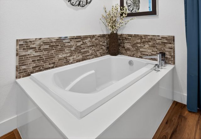 1648 Locksley Dr, Lathrop, CA 95330
