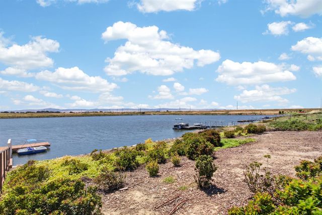 1648 Locksley Dr, Lathrop, CA 95330