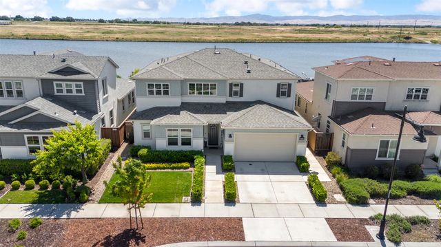 1648 Locksley Dr, Lathrop, CA 95330