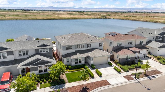 1648 Locksley Dr, Lathrop, CA 95330