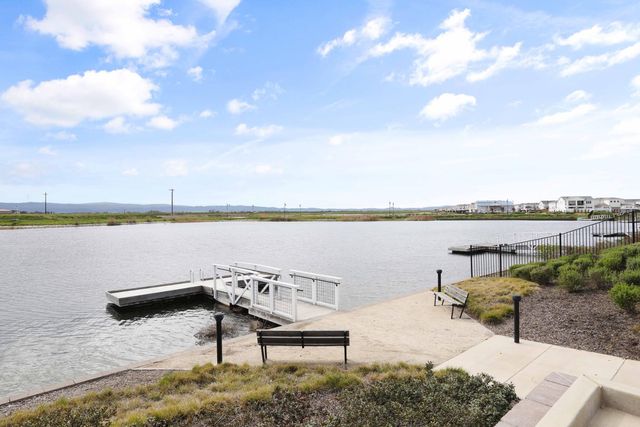1648 Locksley Dr, Lathrop, CA 95330