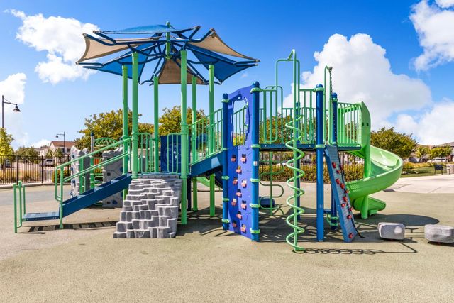 1648 Locksley Dr, Lathrop, CA 95330