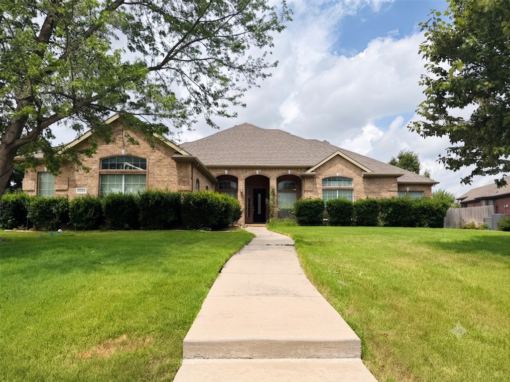 13733 Alterna Drive, Fort Worth, TX 76052