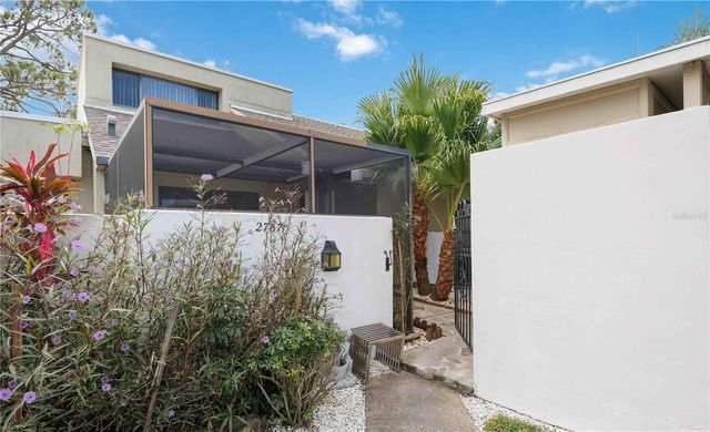 2767 HORSESHOE COURT Q-3, Sarasota, FL 34235