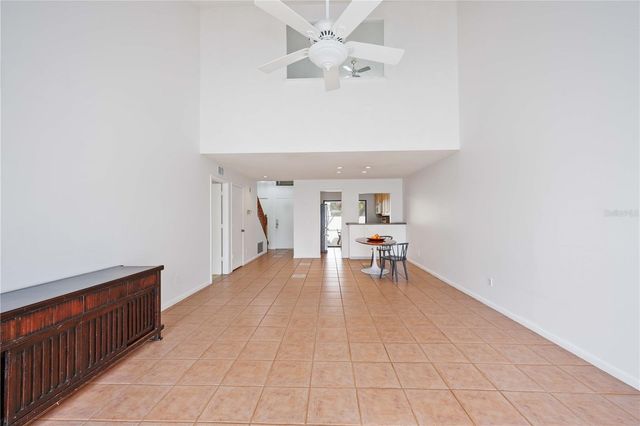 2767 HORSESHOE COURT Q-3, Sarasota, FL 34235