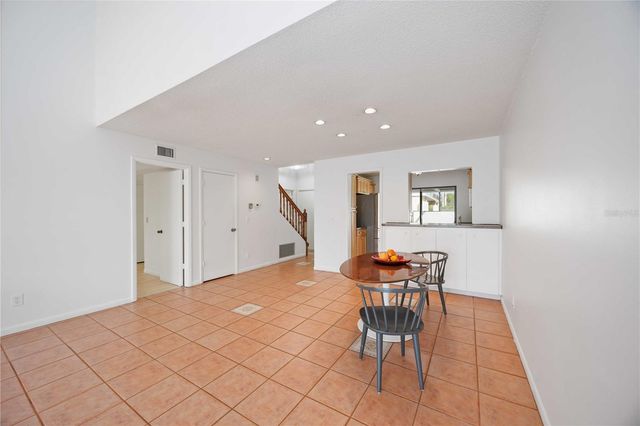 2767 HORSESHOE COURT Q-3, Sarasota, FL 34235