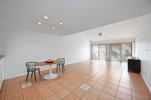 2767 HORSESHOE COURT Q-3, Sarasota, FL 34235