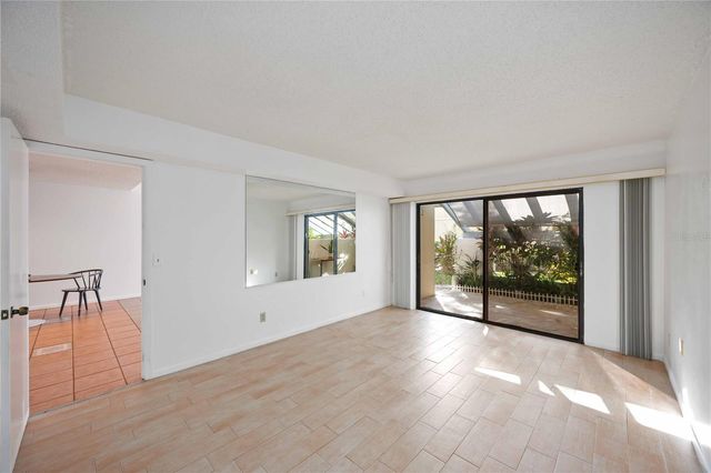 2767 HORSESHOE COURT Q-3, Sarasota, FL 34235