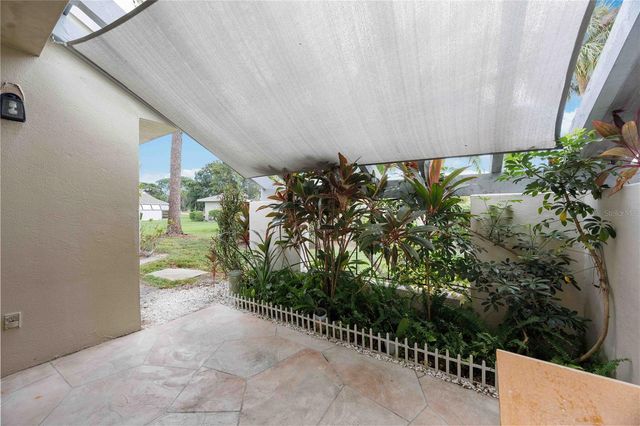 2767 HORSESHOE COURT Q-3, Sarasota, FL 34235