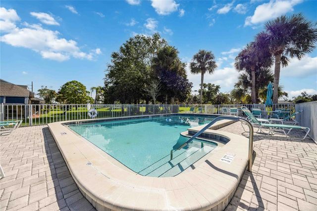 2767 HORSESHOE COURT Q-3, Sarasota, FL 34235
