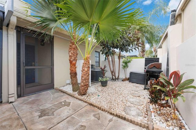 2767 HORSESHOE COURT Q-3, Sarasota, FL 34235