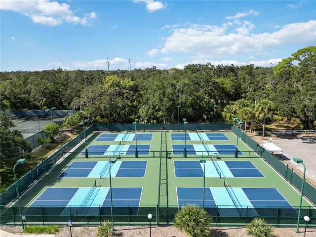 2767 HORSESHOE COURT Q-3, Sarasota, FL 34235