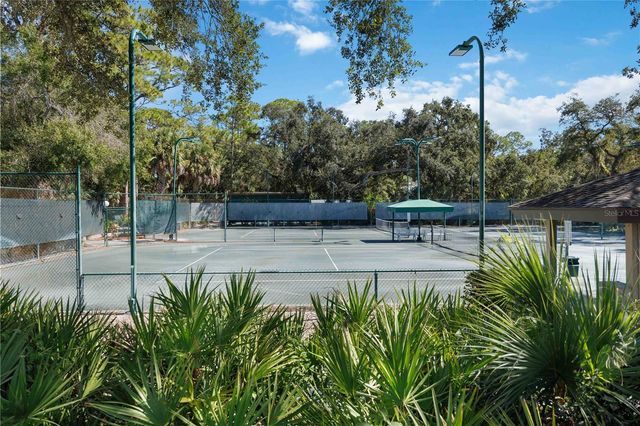 2767 HORSESHOE COURT Q-3, Sarasota, FL 34235