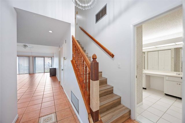 2767 HORSESHOE COURT Q-3, Sarasota, FL 34235