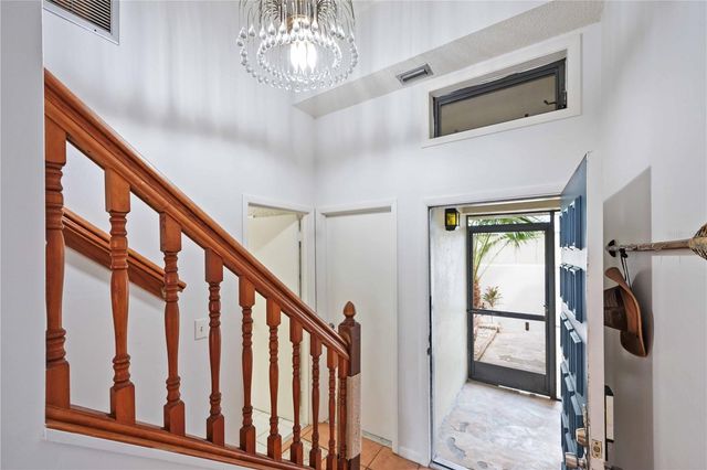 2767 HORSESHOE COURT Q-3, Sarasota, FL 34235