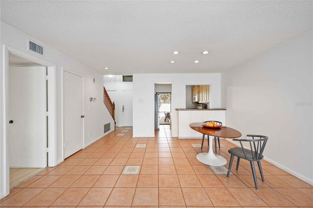 2767 HORSESHOE COURT Q-3, Sarasota, FL 34235