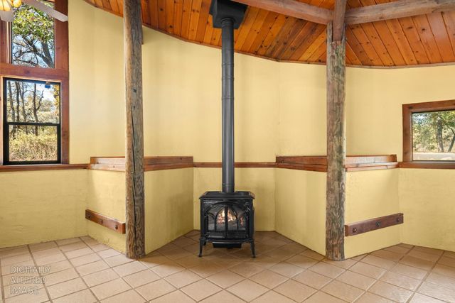 24066 Timber Ridge Dr, Auburn, CA 95602