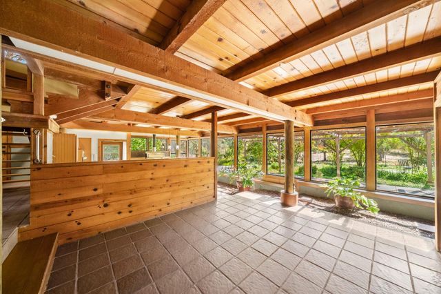 24066 Timber Ridge Dr, Auburn, CA 95602