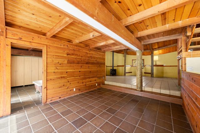 24066 Timber Ridge Dr, Auburn, CA 95602