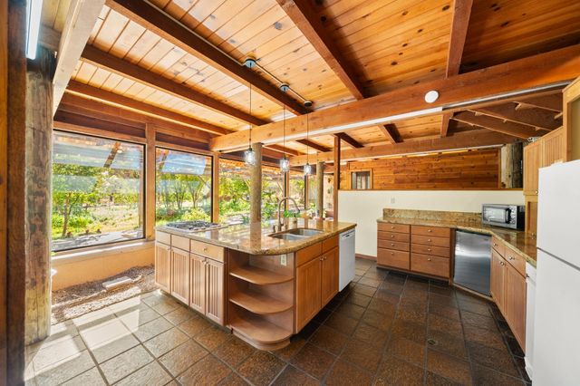24066 Timber Ridge Dr, Auburn, CA 95602