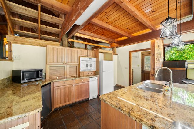 24066 Timber Ridge Dr, Auburn, CA 95602