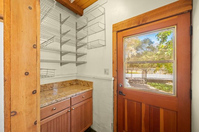 24066 Timber Ridge Dr, Auburn, CA 95602