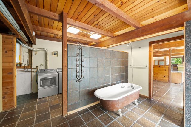 24066 Timber Ridge Dr, Auburn, CA 95602