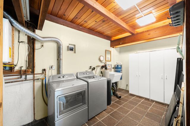 24066 Timber Ridge Dr, Auburn, CA 95602