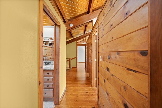 24066 Timber Ridge Dr, Auburn, CA 95602