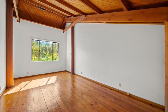 24066 Timber Ridge Dr, Auburn, CA 95602