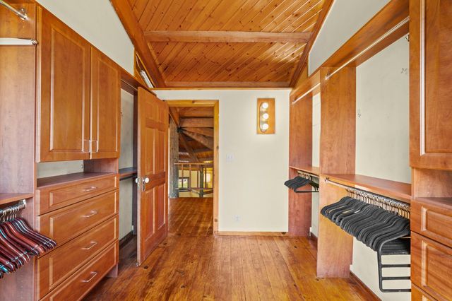 24066 Timber Ridge Dr, Auburn, CA 95602