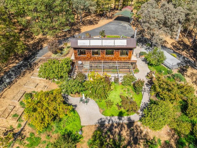 24066 Timber Ridge Dr, Auburn, CA 95602