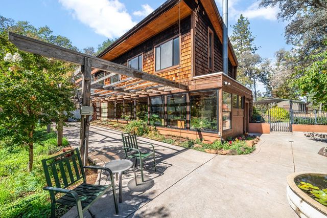 24066 Timber Ridge Dr, Auburn, CA 95602