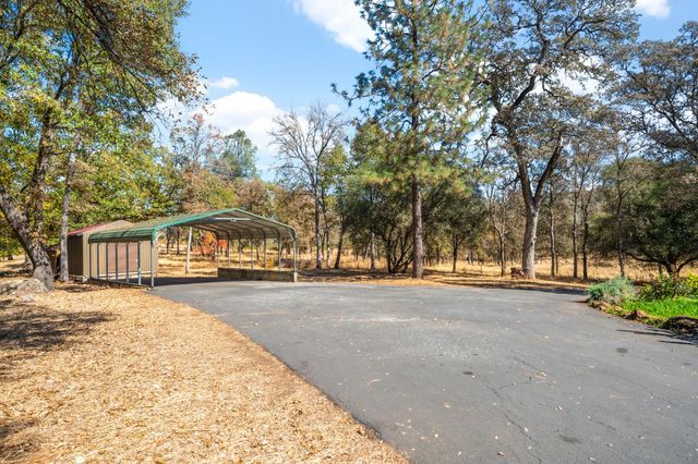 24066 Timber Ridge Dr, Auburn, CA 95602